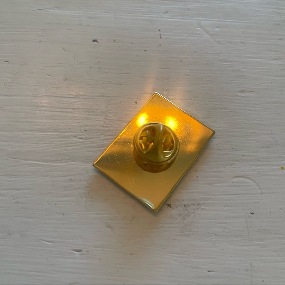 ABC Sports Lapel Ballcap Pin Gold Yellow Black Vintage Collectible - Picture 3 of 3